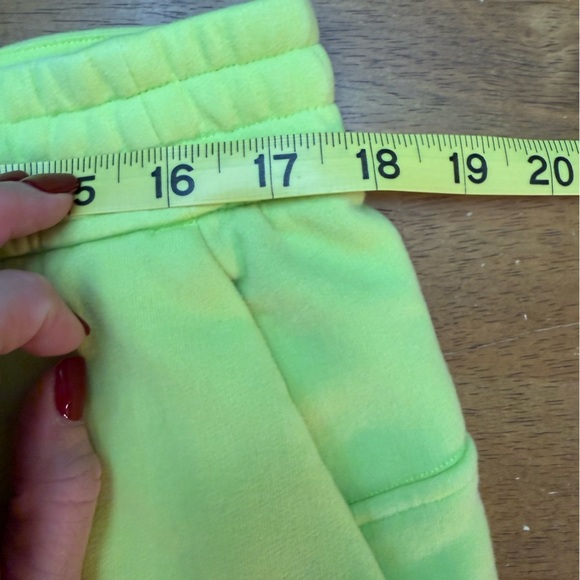 Lululemon athletica Chartreuse Scuba Short 12 - Picture 6 of 6